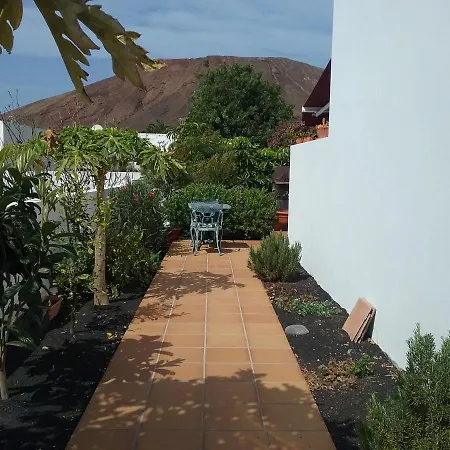 Villa Lovely Nico Playa Blanca, Hot Tub, Communal Pool