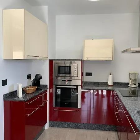 Lovely Nico Playa Blanca, Hot Tub, Communal Pool Villa