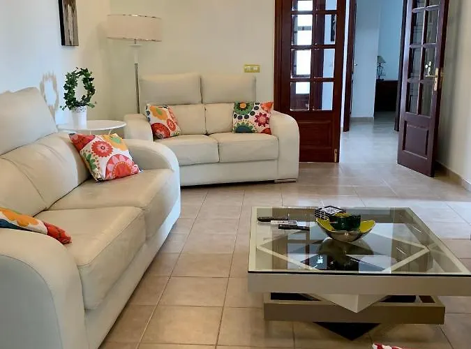 Lovely Nico Playa Blanca, Hot Tub, Communal Pool Villa Playa Blanca (Lanzarote)