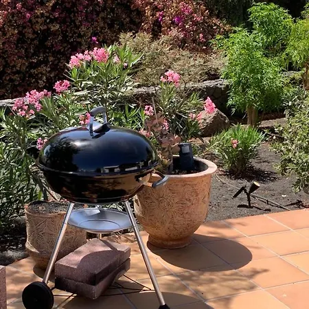 Villa Lovely Nico Playa Blanca, Hot Tub, Communal Pool