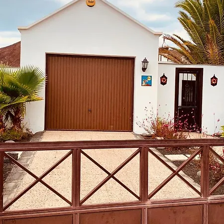 Willa Lovely Nico Playa Blanca, Hot Tub, Communal Pool *