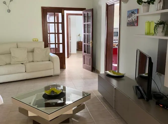 فيلة Lovely Nico Playa Blanca, Hot Tub, Communal Pool