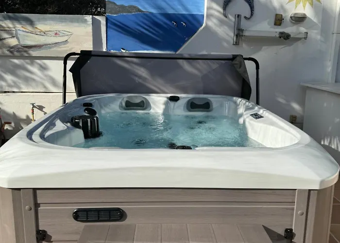 Lovely Nico Playa Blanca, Hot Tub, Communal Pool *